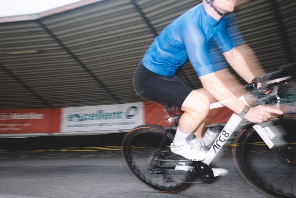 Crit Rennen auf der Kartbahn in Lyss mit Rennvelos