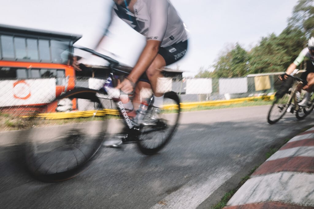 Crit Rennen auf der Kartbahn in Lyss mit Rennvelos